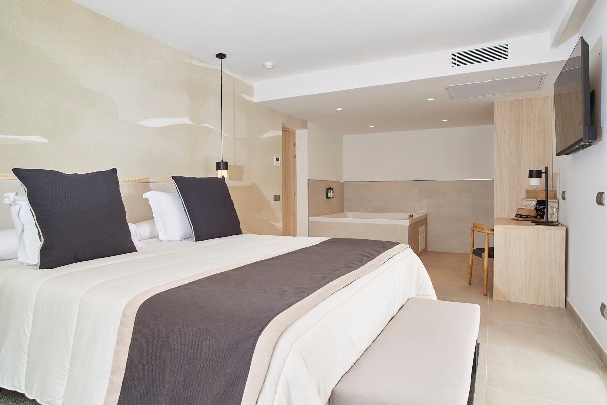 Junior Suite Collection VJG Invisa Hotel Club Cala Blanca**** Es Figueral Beach Junior Suite Collection VJG Invisa Hotel Club Cala Blanca**** Es Figueral Beach