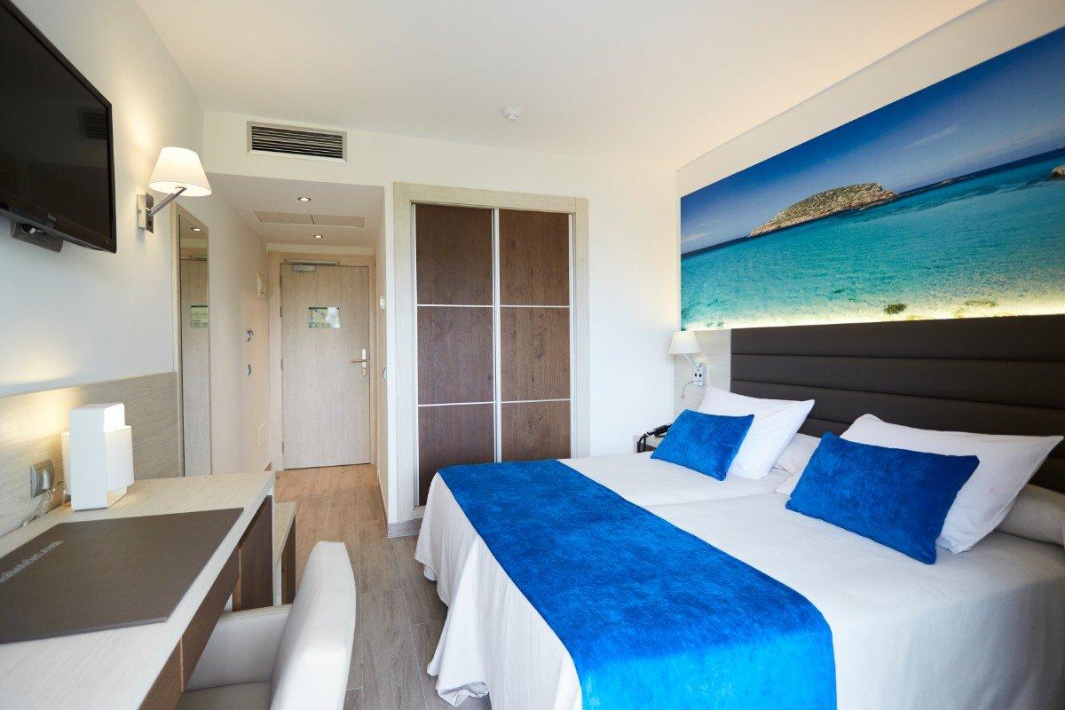 Superior Double with Sea Views Invisa Hotel Club Cala Blanca**** Es Figueral Beach Superior Double with Sea Views Invisa Hotel Club Cala Blanca**** Es Figueral Beach