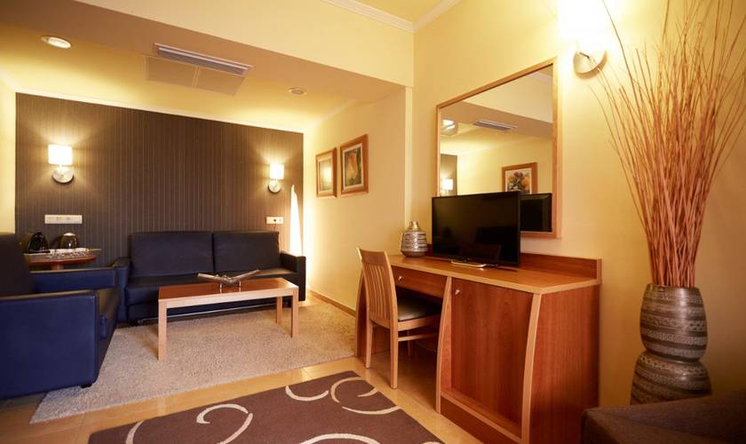 Suite junior Invisa Hotel La Cala Santa Eulalia Suite junior Invisa Hotel La Cala Santa Eulalia