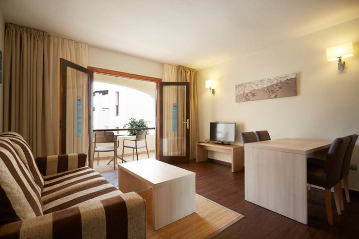 Gran family premium Invisa Hotel Club Cala Blanca Playa Es Figueral Gran family premium Invisa Hotel Club Cala Blanca Playa Es Figueral