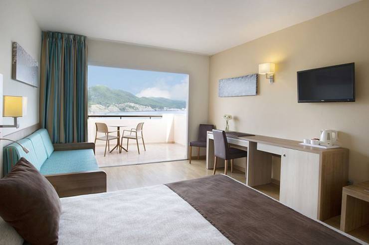 Premium vue mer invisa hotel club cala verde plage es figueral Premium vue mer invisa hotel club cala verde plage es figueral