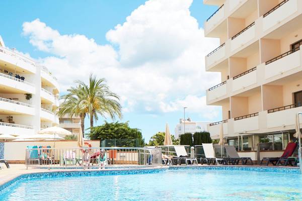 Schwimmbad Invisa Hotel La Cala auf Santa Eulalia