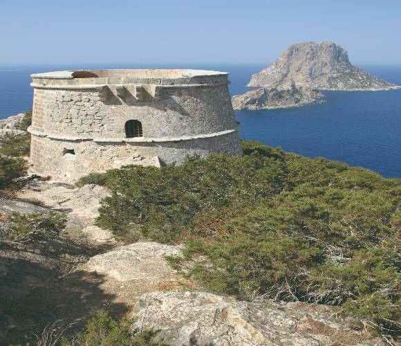 Best time to go to Ibiza: follow our tips for amazing holidays! Invisa Hotels Best time to go to Ibiza: follow our tips for amazing holidays! Invisa Hotels
