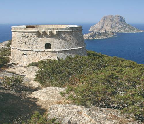 Best time to go to Ibiza: follow our tips for amazing holidays! Invisa Hotels Best time to go to Ibiza: follow our tips for amazing holidays! Invisa Hotels