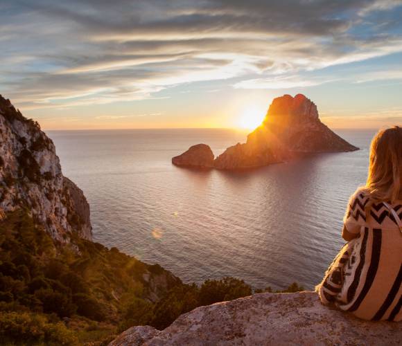 Ibiza on a budget: Cheap Ibiza holidays for fun with friends Invisa Hotels