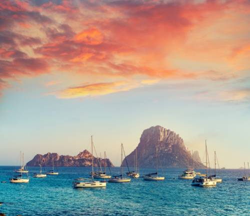 5 razones para reservar tus vacaciones de verano a Ibiza YA Invisa Hoteles
