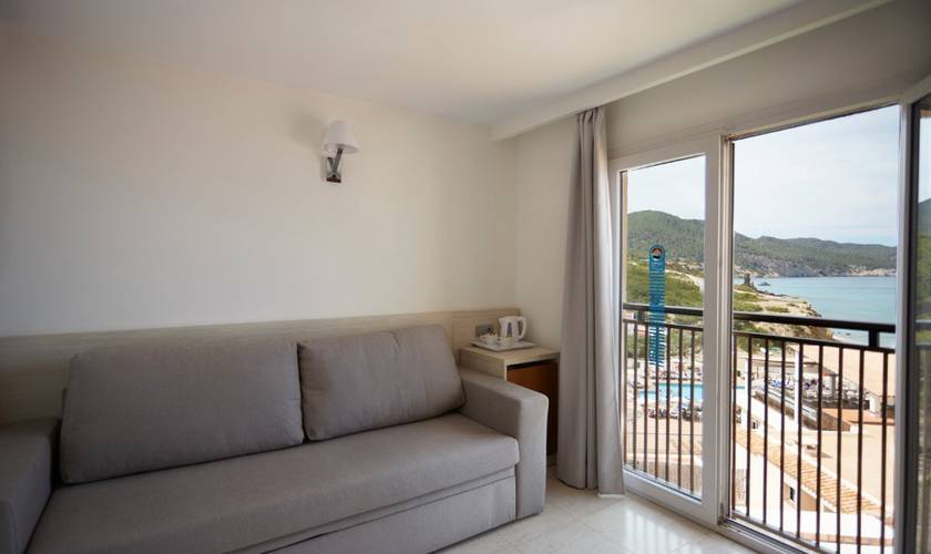 Gran family premium Invisa Hotel Club Cala Blanca Playa Es Figueral Gran family premium Invisa Hotel Club Cala Blanca Playa Es Figueral