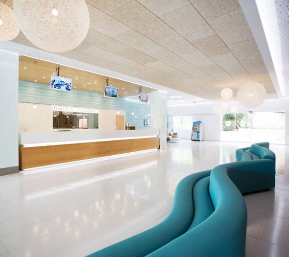 Réception 24h Invisa Hotel Club Cala Blanca Plage Es Figueral