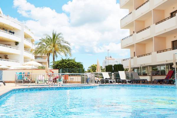 Außenpool Invisa Hotel La Cala Santa Eulalia Außenpool Invisa Hotel La Cala Santa Eulalia