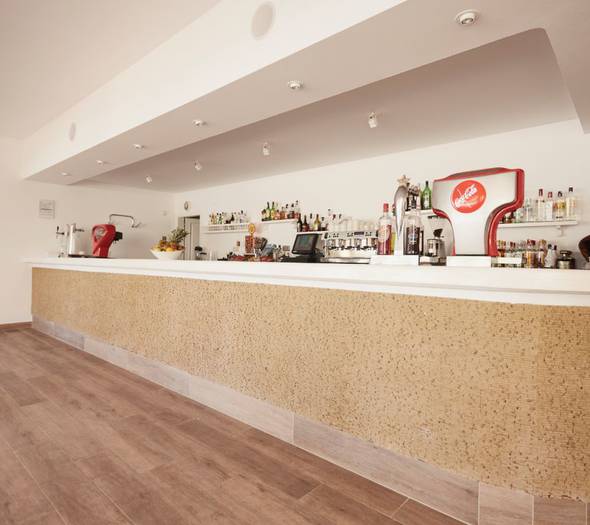 Bar Invisa Hotel Club Cala Blanca Plage Es Figueral