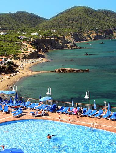Piscina exterior Invisa Hotel Club Cala Verde Playa Es Figueral Piscina exterior Invisa Hotel Club Cala Verde Playa Es Figueral