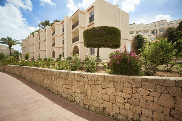 Außen Invisa Hotel Club Cala Verde auf Es Figueral Beach Außen Invisa Hotel Club Cala Verde auf Es Figueral Beach