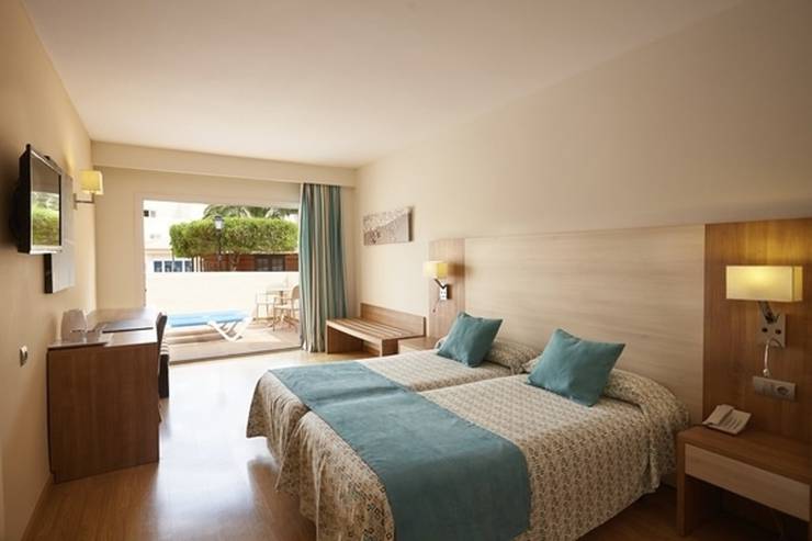 Junior suite Invisa Hotel Club Cala Blanca Playa Es Figueral Junior suite Invisa Hotel Club Cala Blanca Playa Es Figueral