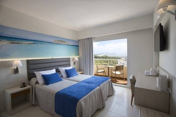 Superior Double Invisa Hotel Ereso in Es Canar Beach