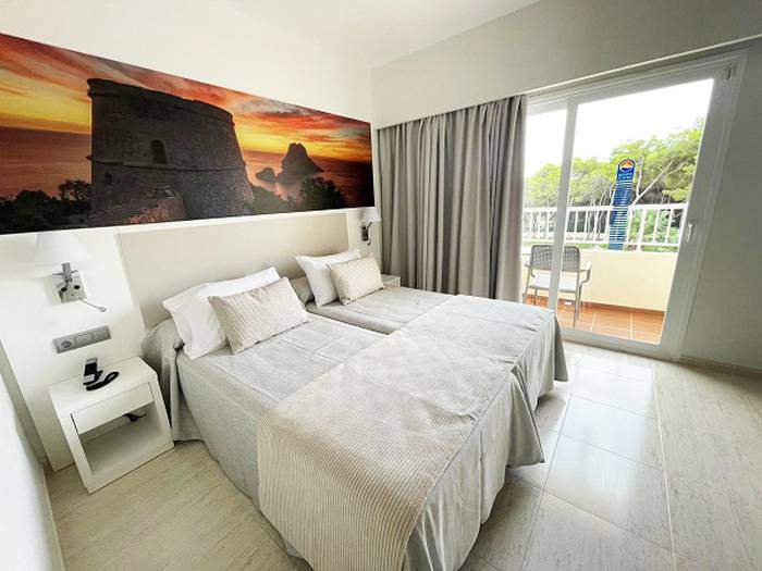 Inspire pool view 2+1 Invisa Hotel Ereso Es Canar Beach Inspire pool view 2+1 Invisa Hotel Ereso Es Canar Beach