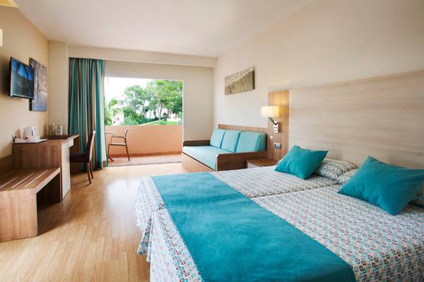 Premium-Zimmer Invisa Hotel Club Cala Blanca auf Es Figueral Beach