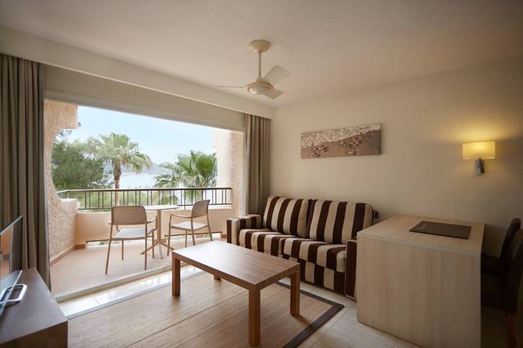 Junior suite vista mar invisa hotel club cala blanca playa es figueral Junior suite vista mar invisa hotel club cala blanca playa es figueral