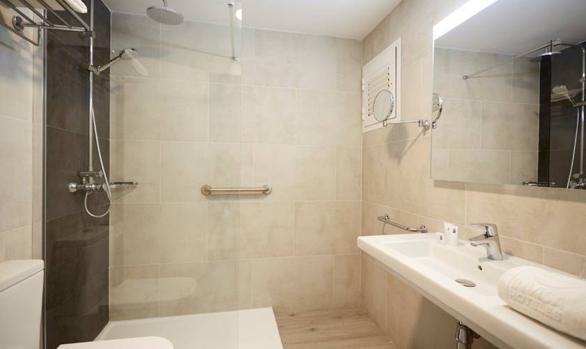 Premium superior vista mar Invisa Hotel Club Cala Blanca Playa Es Figueral Premium superior vista mar Invisa Hotel Club Cala Blanca Playa Es Figueral