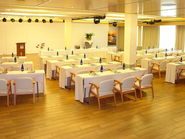 Invisa hotel club cala blanca - marina Invisa Hotel Club Cala Blanca Es Figueral Beach