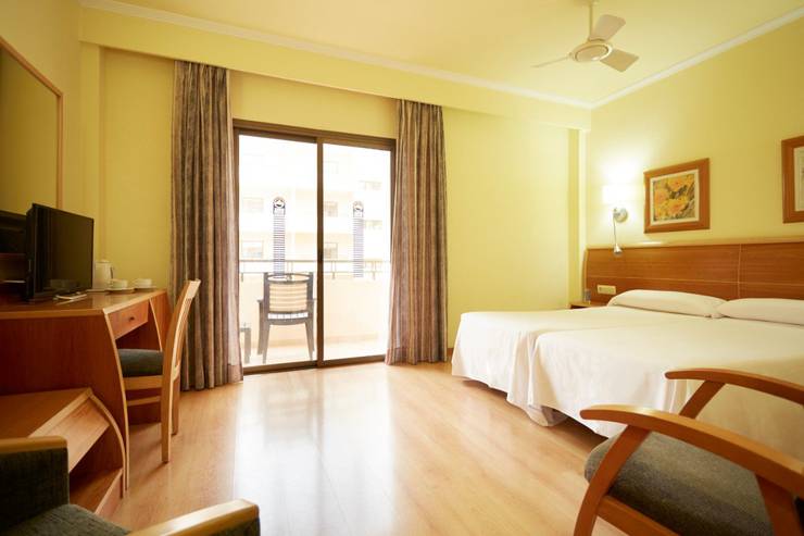Doppelzimmer mit poolblick Invisa Hotel La Cala Santa Eulalia Doppelzimmer mit poolblick Invisa Hotel La Cala Santa Eulalia