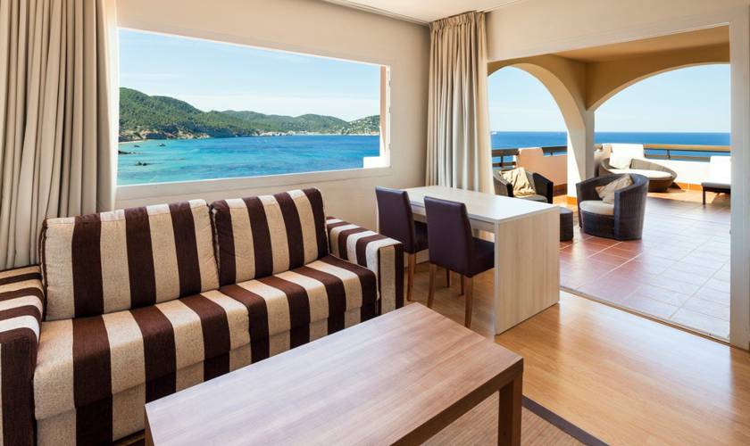 Gran junior suite panorámica Invisa Hotel Club Cala Verde Playa Es Figueral Gran junior suite panorámica Invisa Hotel Club Cala Verde Playa Es Figueral