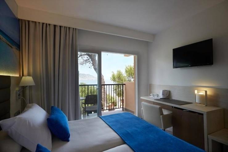 Doble superior vista mar Invisa Hotel Club Cala Blanca Playa Es Figueral