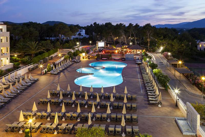 Invisa hotel club cala blanca Invisa Hotel Club Cala Blanca Es Figueral Beach