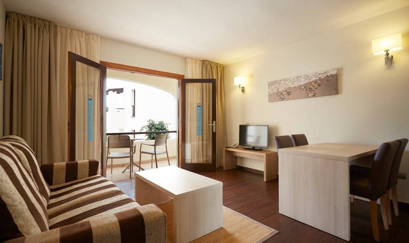Gran family premium Invisa Hotel Club Cala Blanca Es Figueral Beach Gran family premium Invisa Hotel Club Cala Blanca Es Figueral Beach