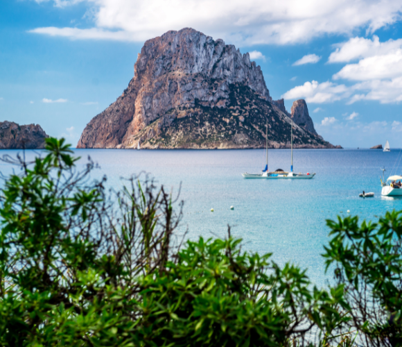 ¿Qué ver en la Isla de Es Vedrà? Descubre qué hacer Invisa Hoteles ¿Qué ver en la Isla de Es Vedrà? Descubre qué hacer Invisa Hoteles