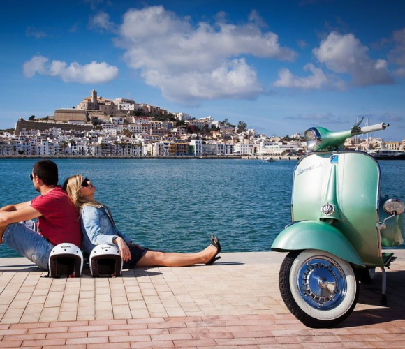 Ibiza mit dem Motorrad: Routen, Vermietung und Tipps zur Erkundung der Insel Invisa Hotels Ibiza mit dem Motorrad: Routen, Vermietung und Tipps zur Erkundung der Insel Invisa Hotels