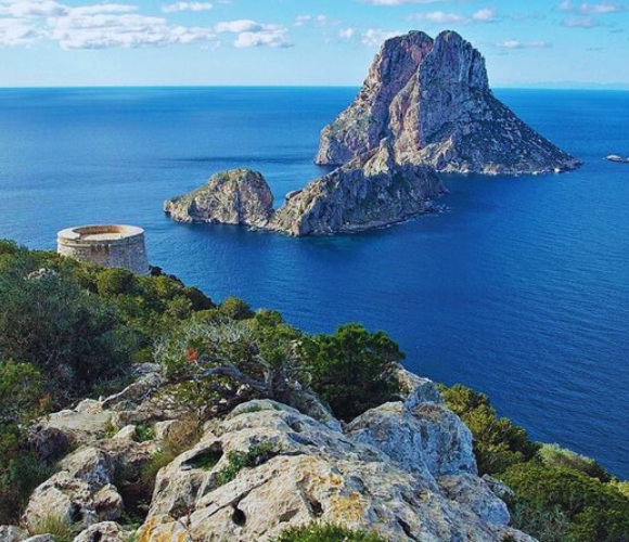 Mythen und Legenden: Entdecken Sie die Seele Ibizas Invisa Hotels Mythen und Legenden: Entdecken Sie die Seele Ibizas Invisa Hotels