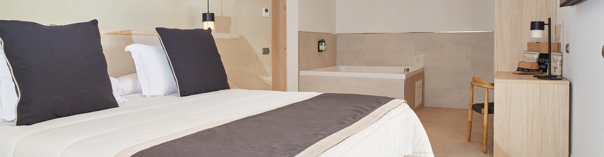 Invisa Hotel Club Cala Blanca**** Es Figueral Beach Invisa Hotel Club Cala Blanca**** Es Figueral Beach