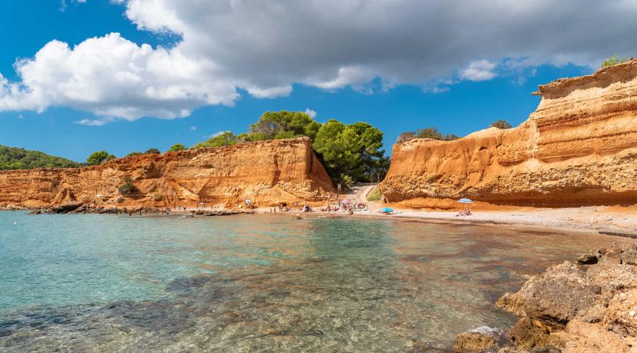 Descubre las mejores calas de Ibiza en 2026. ¡Guía completa! Invisa Hoteles Descubre las mejores calas de Ibiza en 2026. ¡Guía completa! Invisa Hoteles