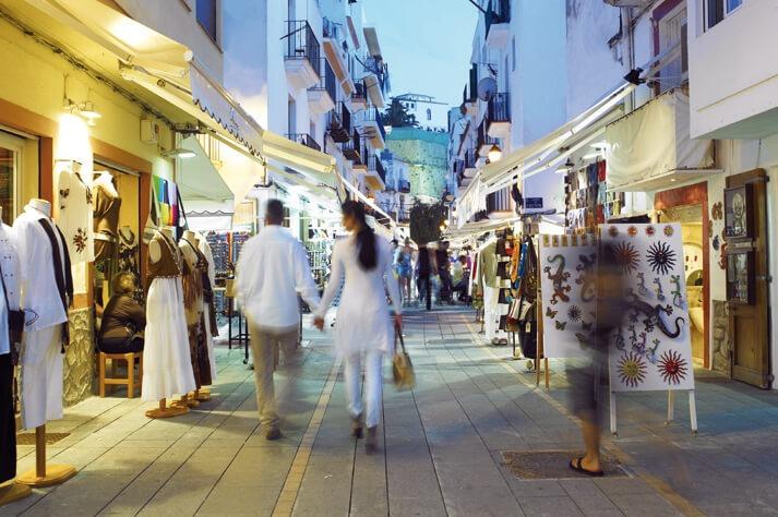 ¿Qué hacer en Ibiza si llueve o está nublado? 10 planes alternativos Invisa Hoteles ¿Qué hacer en Ibiza si llueve o está nublado? 10 planes alternativos Invisa Hoteles