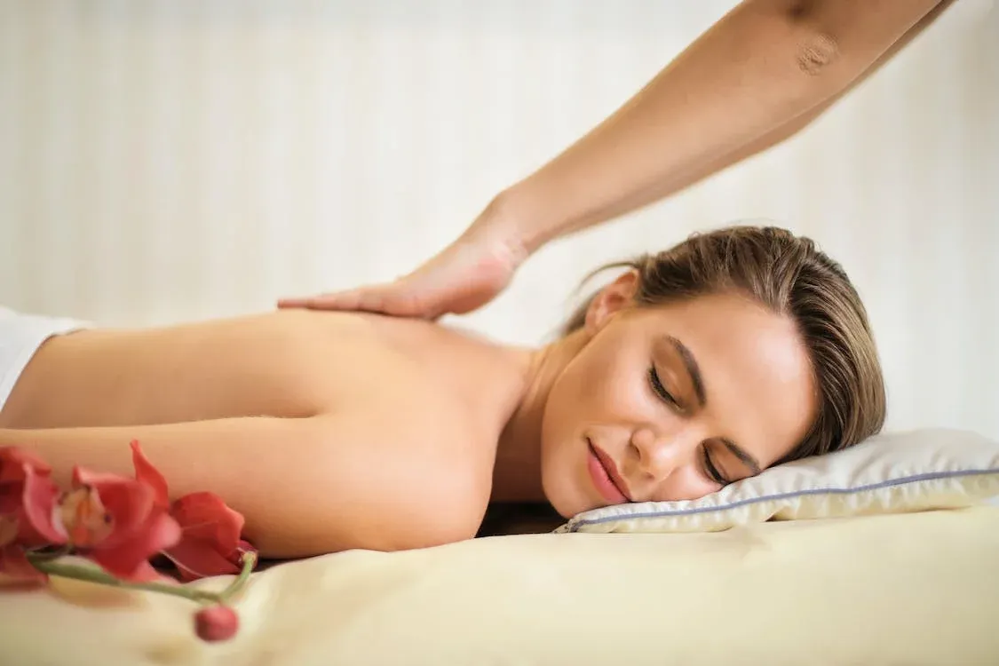 Tratamientos de belleza y masajes Tratamientos de belleza y masajes