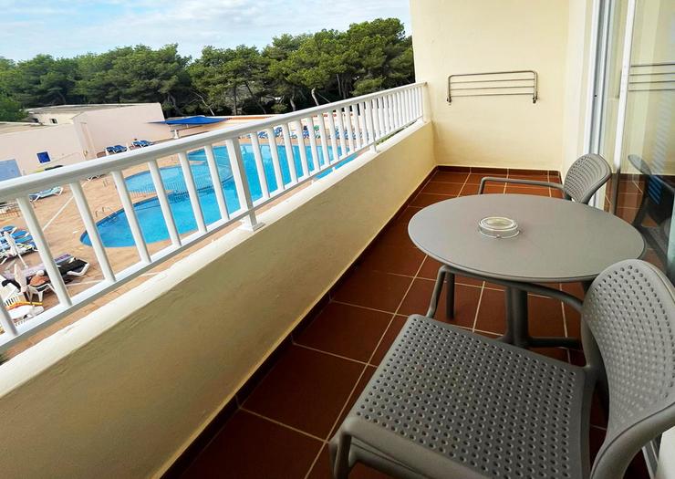 Doble Superior Vista Piscina Invisa Hotel Ereso*** Playa Es Canar Doble Superior Vista Piscina Invisa Hotel Ereso*** Playa Es Canar