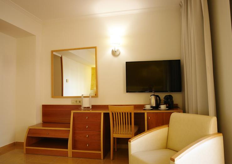 Doble Superior Vista Piscina Invisa Hotel La Cala**** Santa Eulalia Doble Superior Vista Piscina Invisa Hotel La Cala**** Santa Eulalia