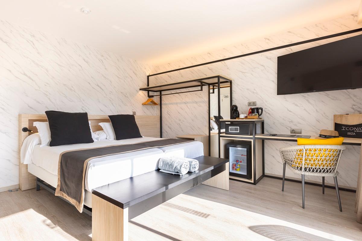 Iconic pool view Invisa Hotel Es Pla - Adults Only **** San Antonio Iconic pool view Invisa Hotel Es Pla - Adults Only **** San Antonio