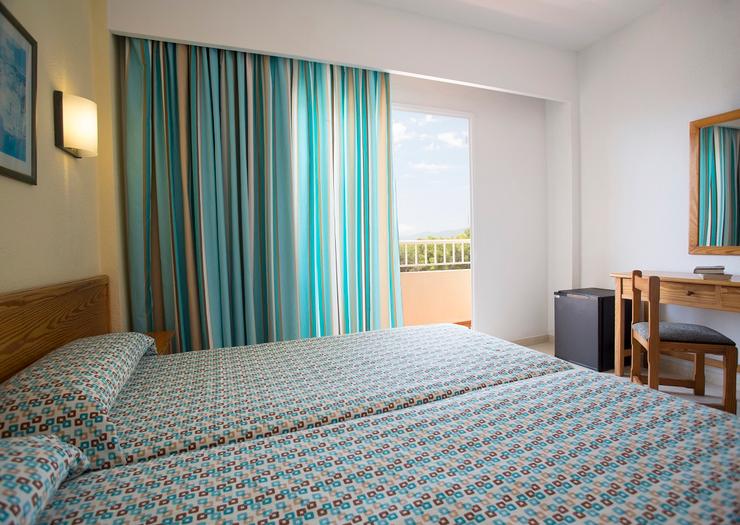 Estándar vista piscina 2+1 Invisa Hotel Ereso*** Playa Es Canar Estándar vista piscina 2+1 Invisa Hotel Ereso*** Playa Es Canar