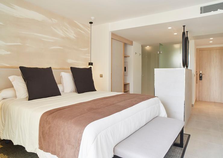 Inspire Junior Suite vista mare Invisa Hotel Club Cala Blanca*** Playa Es Figueral Inspire Junior Suite vista mare Invisa Hotel Club Cala Blanca*** Playa Es Figueral