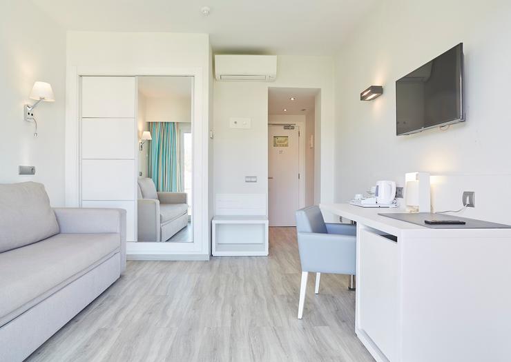 Junior Suite Invisa Hotel Es Pla - Adults Only **** San Antonio Junior Suite Invisa Hotel Es Pla - Adults Only **** San Antonio