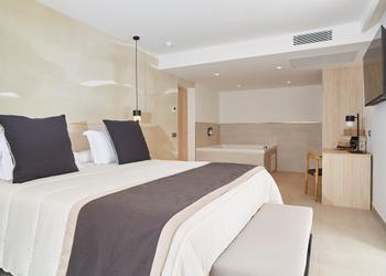 Junior Suite Collection VJG Invisa Hotel Club Cala Blanca**** Playa Es Figueral Junior Suite Collection VJG Invisa Hotel Club Cala Blanca**** Playa Es Figueral