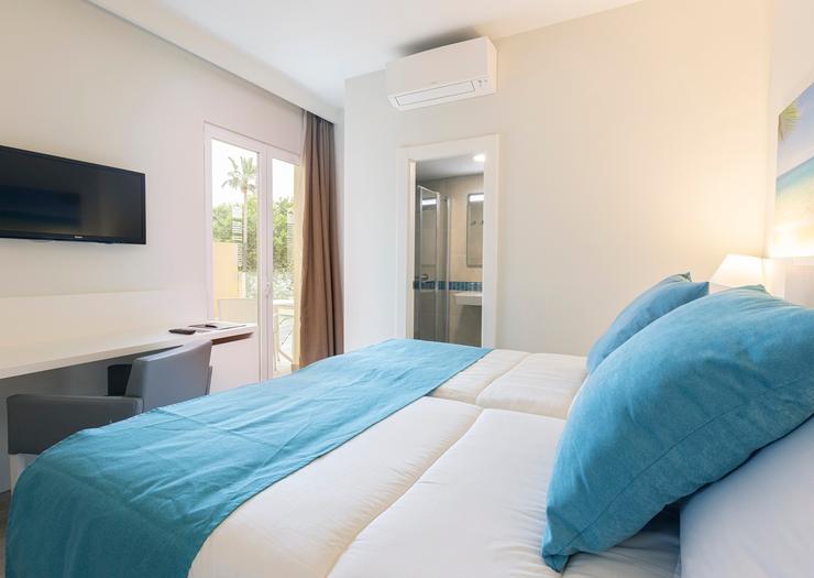 Premium Superior Vista Piscina Invisa Hotel Es Pla - Adults Only **** San Antonio Premium Superior Vista Piscina Invisa Hotel Es Pla - Adults Only **** San Antonio