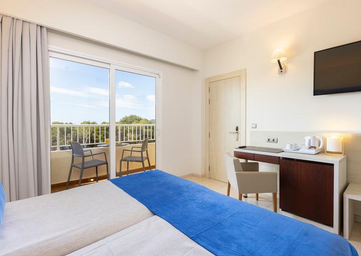 Superior Vista Piscina 2+1 Invisa Hotel Ereso*** Playa Es Canar Superior Vista Piscina 2+1 Invisa Hotel Ereso*** Playa Es Canar