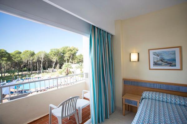 Estándar vista piscina 2+1 Invisa Hotel Ereso*** Playa Es Canar Estándar vista piscina 2+1 Invisa Hotel Ereso*** Playa Es Canar