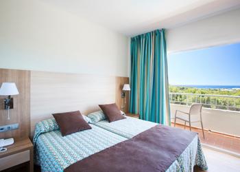 Premium-familienzimmer Mit Poolblick Invisa Hotel Ereso*** Es Canar Beach Premium-familienzimmer Mit Poolblick Invisa Hotel Ereso*** Es Canar Beach