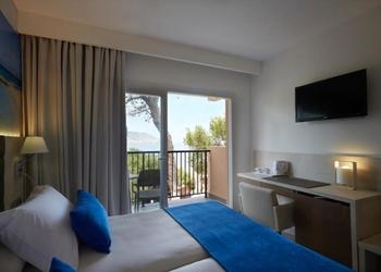 Superior Double with Sea Views Invisa Hotel Club Cala Blanca*** Es Figueral Beach Superior Double with Sea Views Invisa Hotel Club Cala Blanca*** Es Figueral Beach