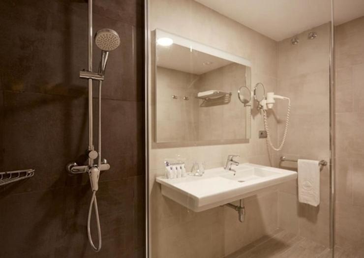 Doppia Superior vista mare Invisa Hotel Club Cala Blanca*** Playa Es Figueral Doppia Superior vista mare Invisa Hotel Club Cala Blanca*** Playa Es Figueral