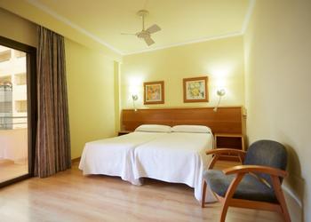 Standarddoppelzimmer Invisa Hotel La Cala**** Santa Eulalia Standarddoppelzimmer Invisa Hotel La Cala**** Santa Eulalia