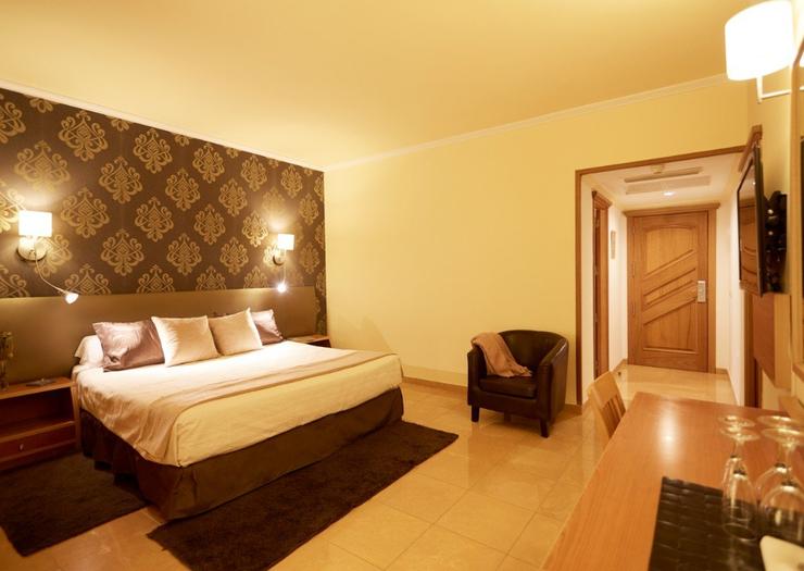 Suite Junior Invisa Hotel La Cala**** Santa Eulalia Suite Junior Invisa Hotel La Cala**** Santa Eulalia